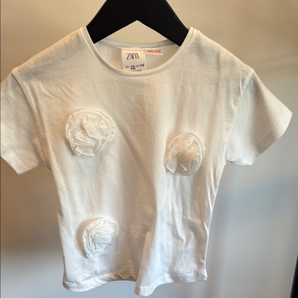 Zara girls size 4-5 Kids White Floral T-Shirt